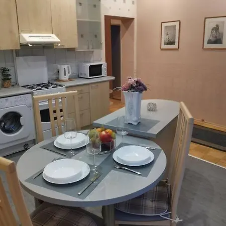 Cozy, Spacious Gertruda Self Chek In 20 Min To Old With Car 5 Min Apartman