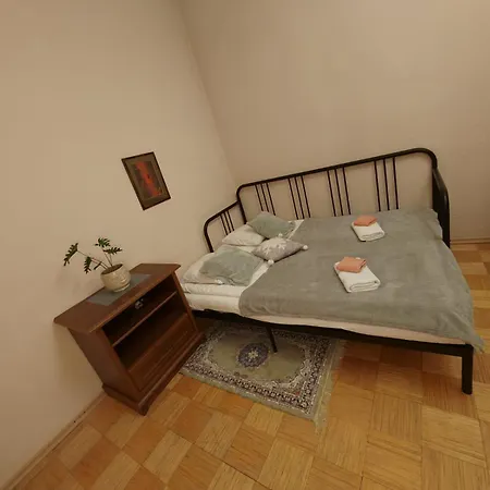 Apartman Cozy, Spacious Gertruda Self Chek In 20 Min To Old With Car 5 Min *