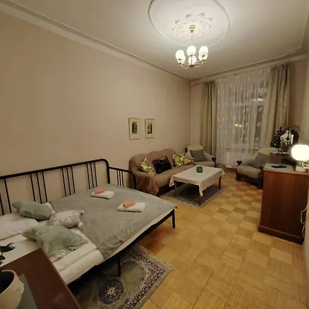 Apartman Cozy, Spacious Gertruda Self Chek In 20 Min To Old With Car 5 Min