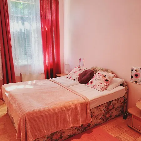 Cozy, Spacious Gertruda Self Chek In 20 Min To Old With Car 5 Min * Riga