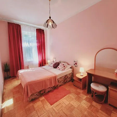 Cozy, Spacious Gertruda Self Chek In 20 Min To Old With Car 5 Min * Riga